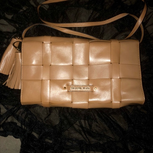Michael Kors Handbags - Michael Kors woven Crossbody purse
